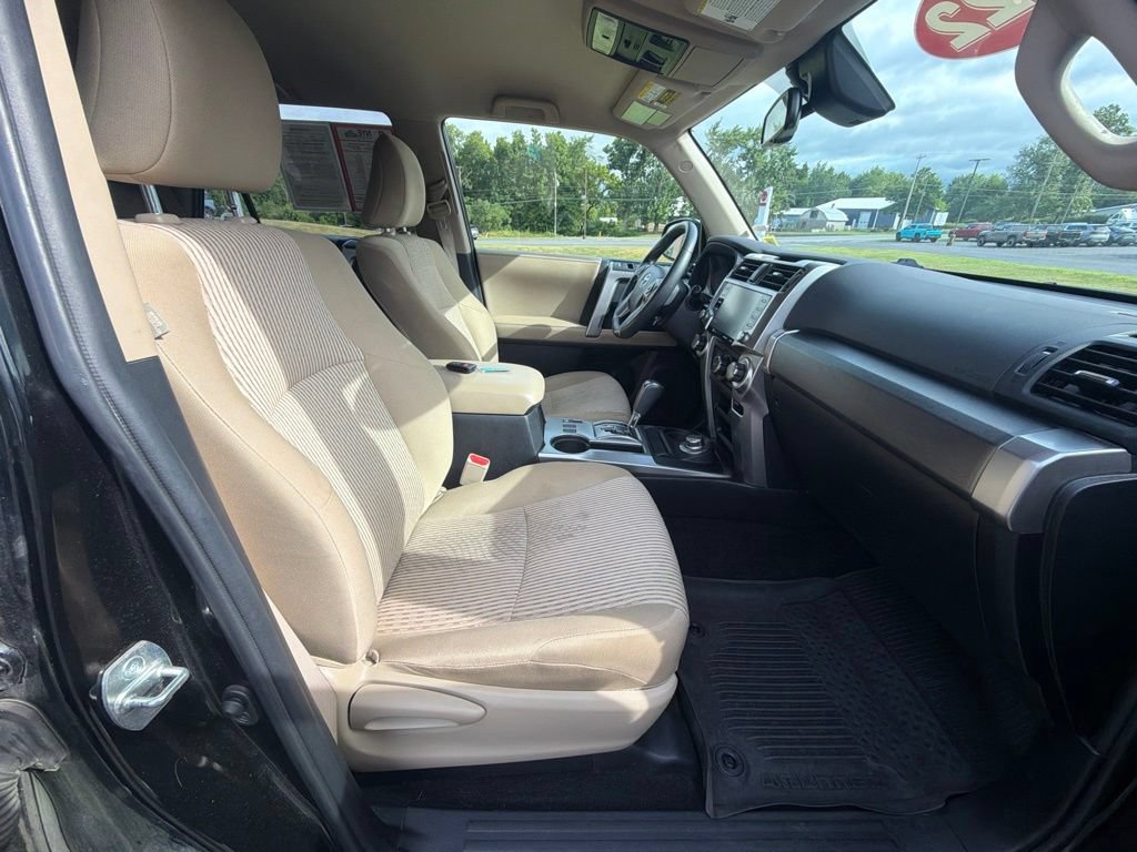 Used 2022 Toyota 4Runner SR5 AWD/4WD image 38