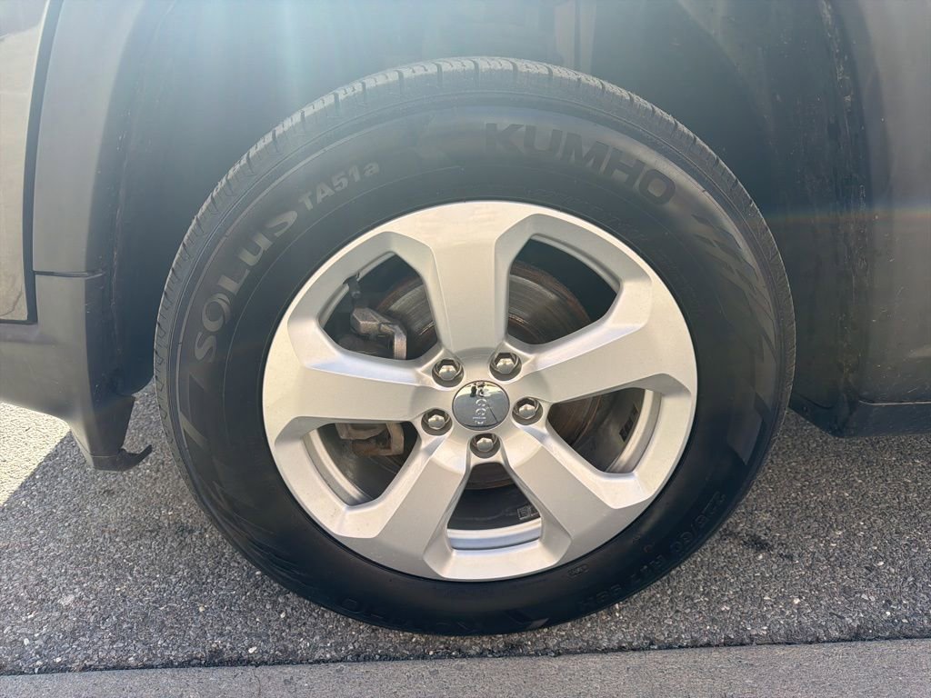 Used 2020 Jeep Compass Latitude w/ Cold Weather Group image 10