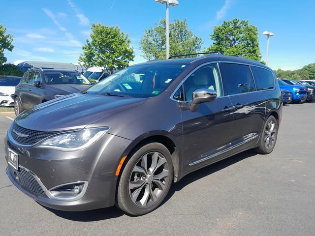 Used 2017 Chrysler Pacifica Limited w/ UConnect Theater Package FWD image 21