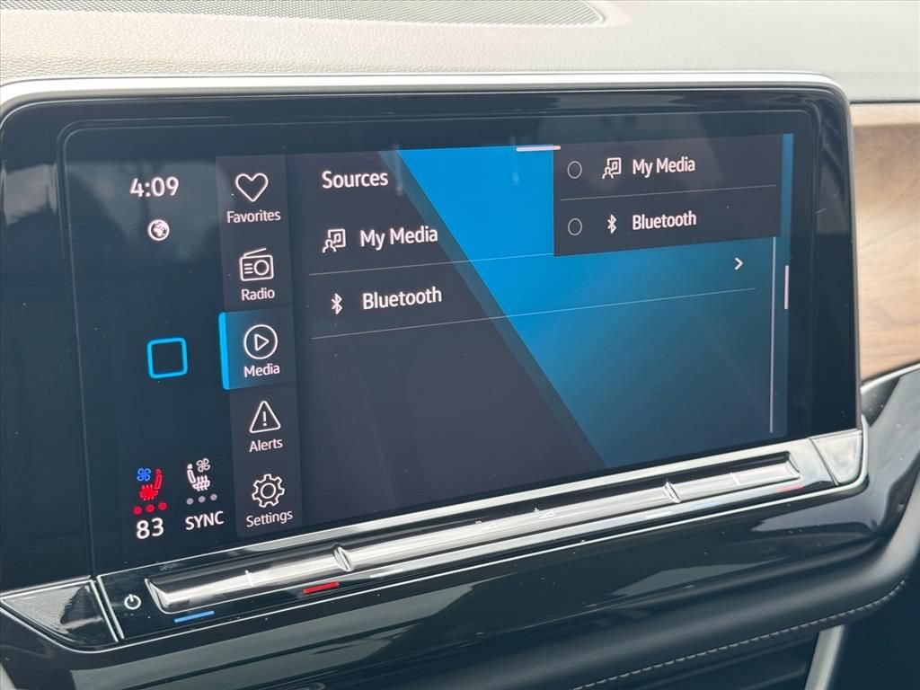 Used 2025 Volkswagen Atlas SE FWD image 24