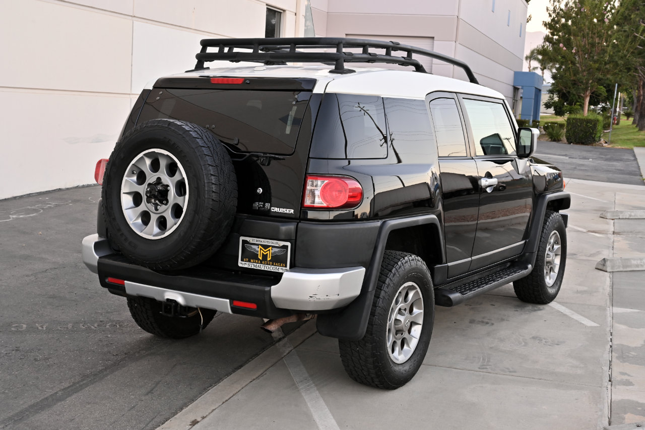 Used 2011 Toyota FJ Cruiser 4WD w/ Convenience Pkg image 7