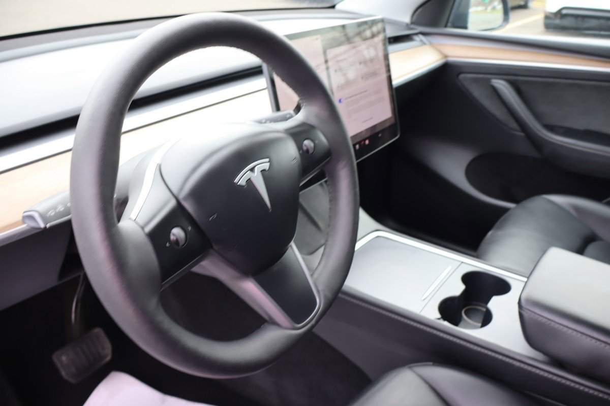 Used 2023 Tesla Model Y Long Range image 9