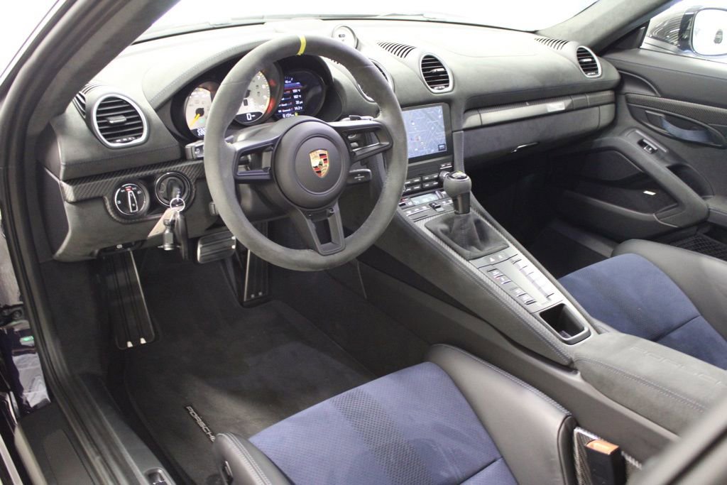 Certified 2025 Porsche 718 Cayman GT4 RS RWD image 4