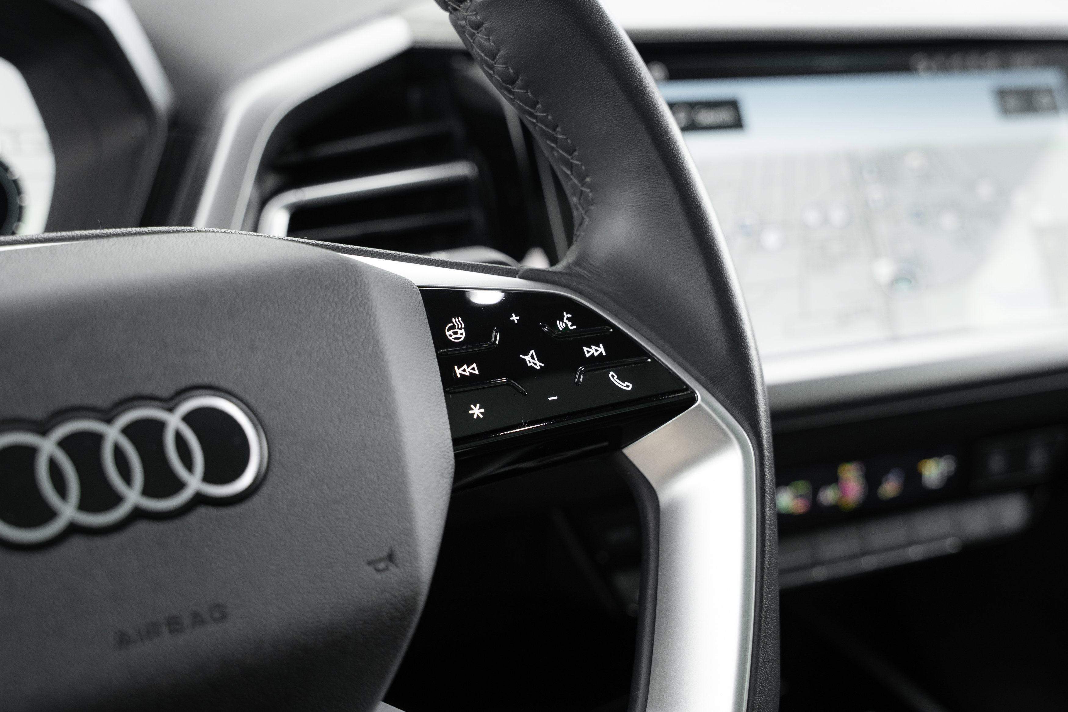 Certified 2023 Audi Q4 e-tron Prestige image 13