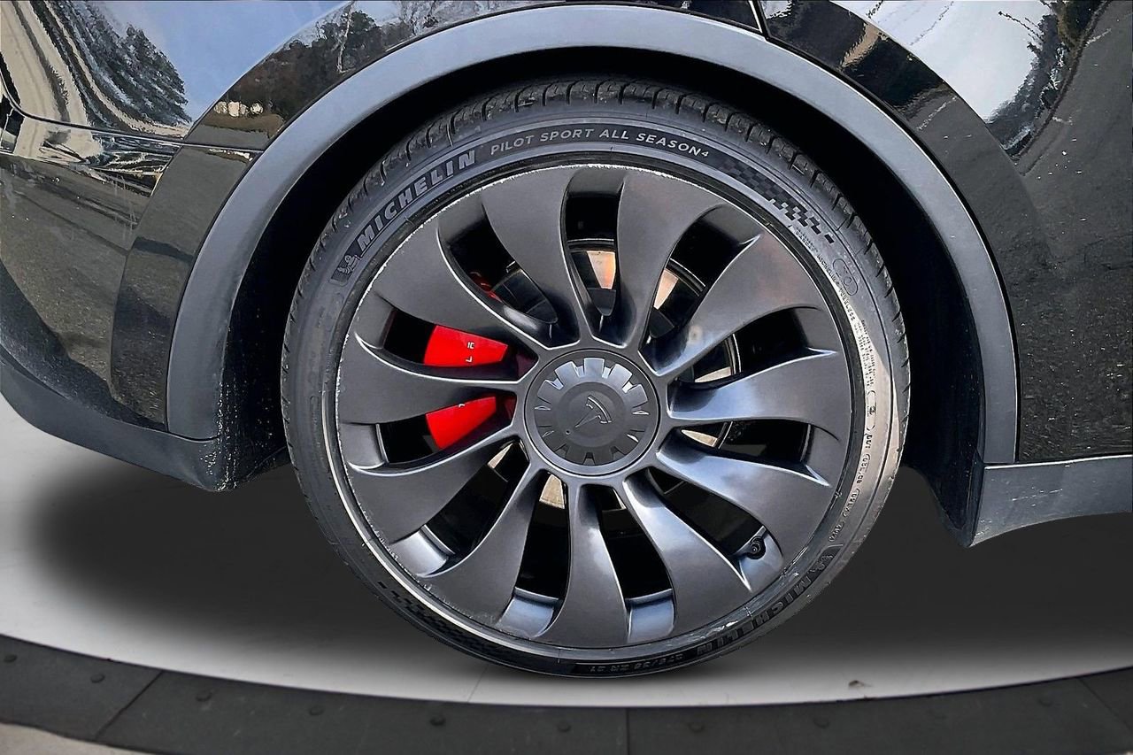 Used 2023 Tesla Model Y Performance image 36
