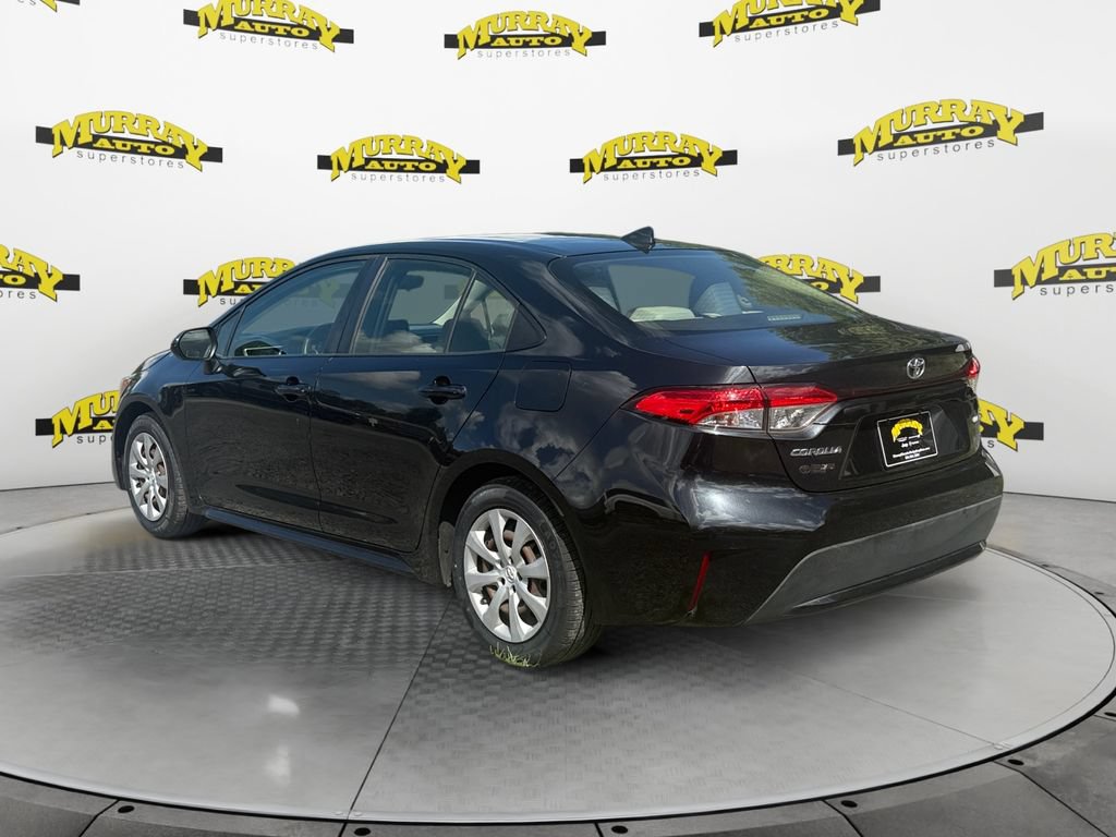 Used 2020 Toyota Corolla LE FWD image 3