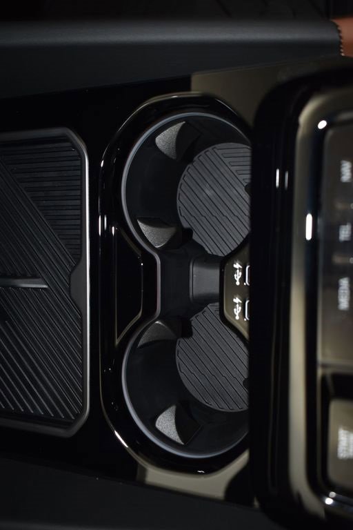 New 2026 BMW 550e xDrive w/ Premium Package image 25