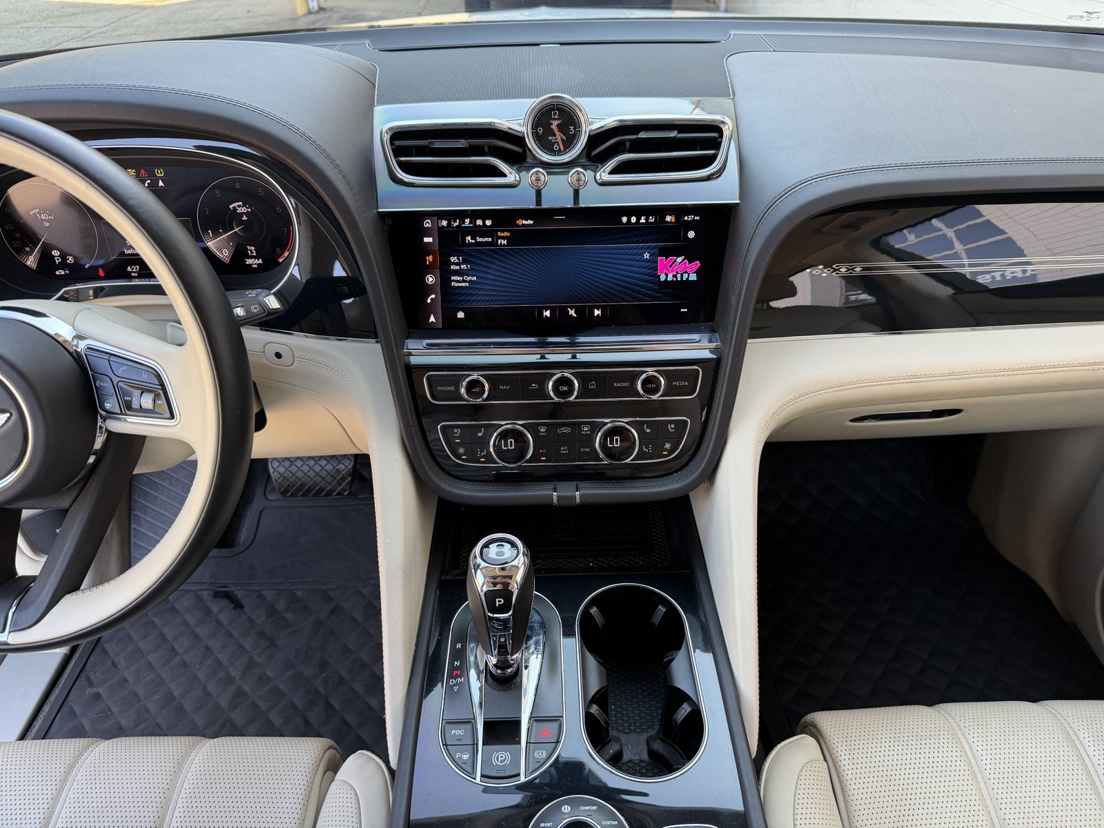 Certified 2023 Bentley Bentayga Extended Wheelbase AWD/4WD image 4