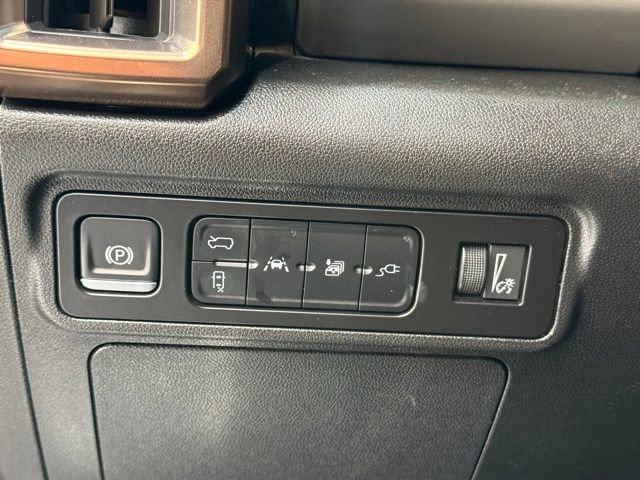 Used 2025 GMC Hummer EV 2X w/ LPO, Roof Cross Rail Package image 33