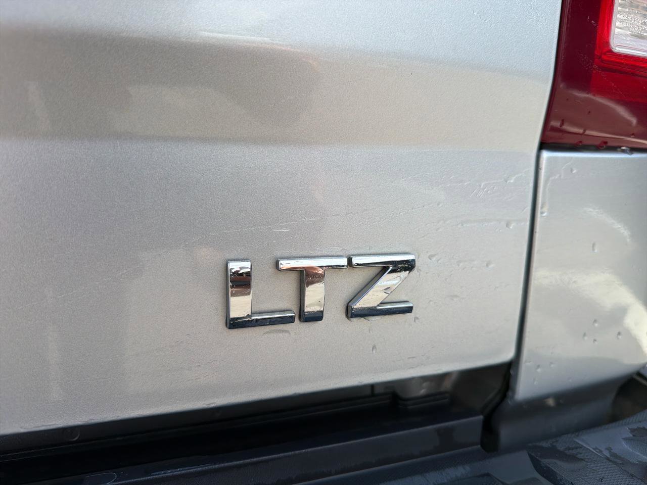 Used 2018 Chevrolet Silverado 1500 LTZ Z71 w/ LTZ Plus Package AWD/4WD image 19