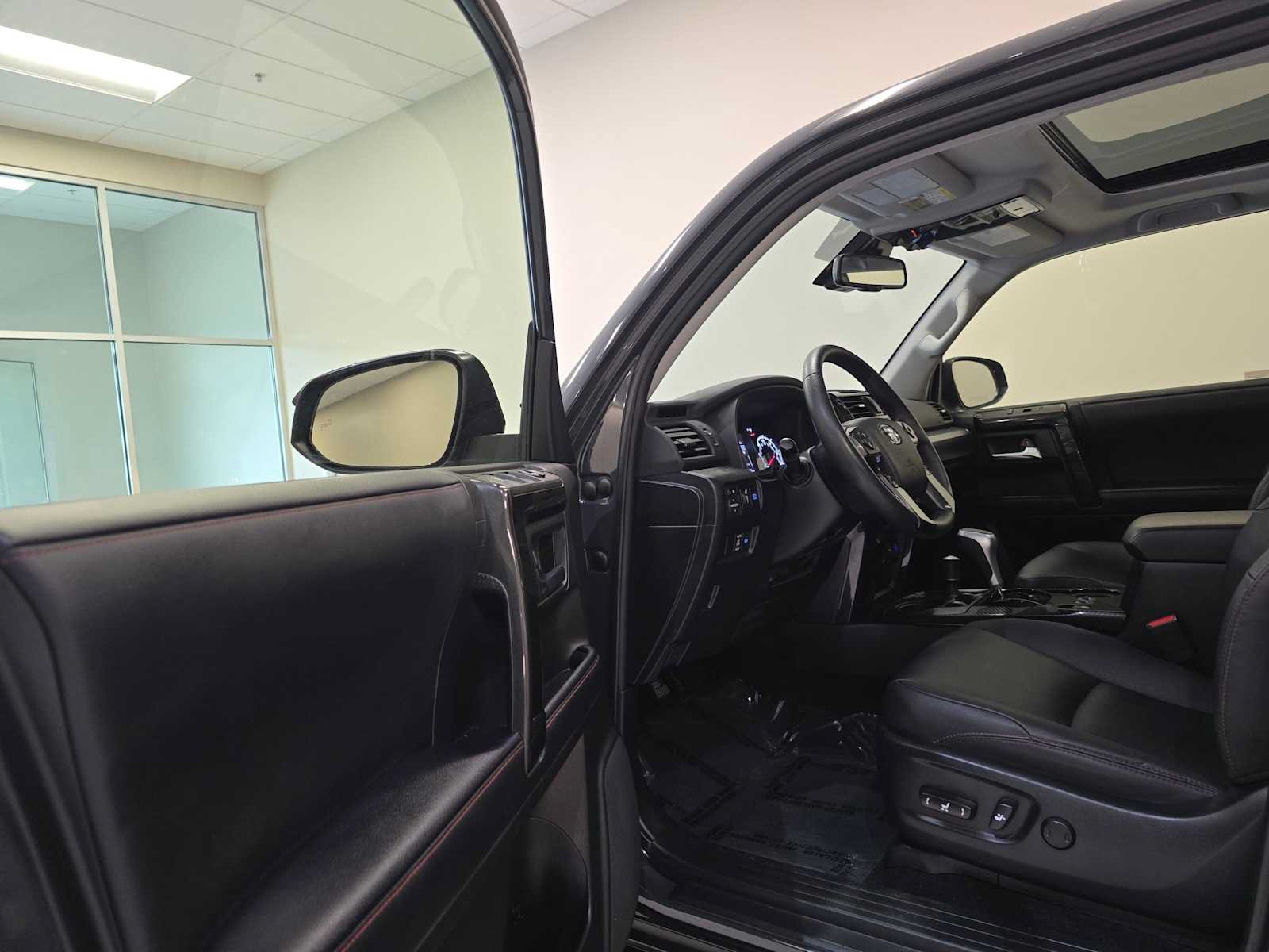 Certified 2024 Toyota 4Runner TRD Off-Road Premium w/ Moonroof Package AWD/4WD image 23