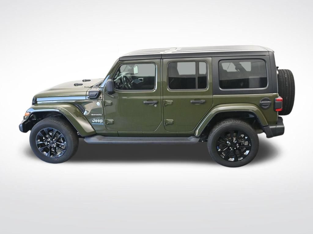 Used 2023 Jeep Wrangler Unlimited Sahara w/ Cold Weather Group AWD/4WD image 28