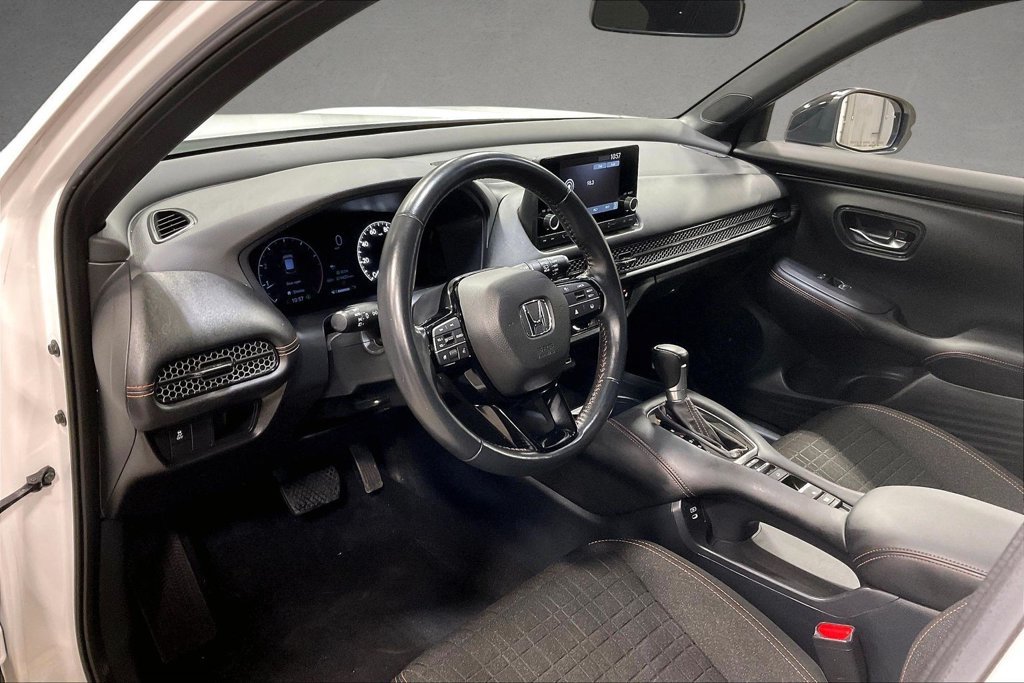 Used 2024 Honda HR-V Sport image 17