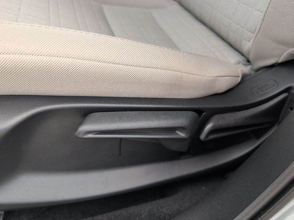 Certified 2026 Honda HR-V LX image 34