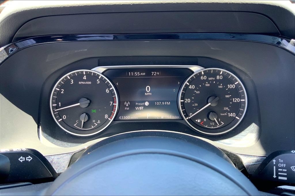 Used 2025 Nissan Pathfinder SV AWD/4WD image 10