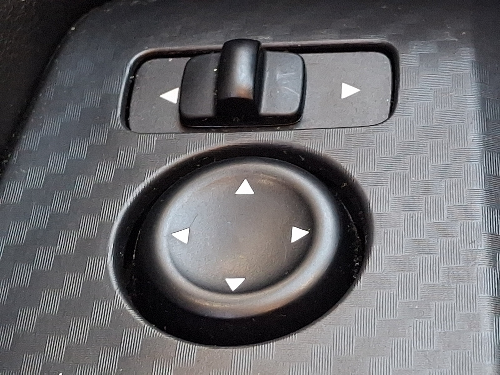 Used 2025 Nissan Altima 2.5 SV FWD image 25