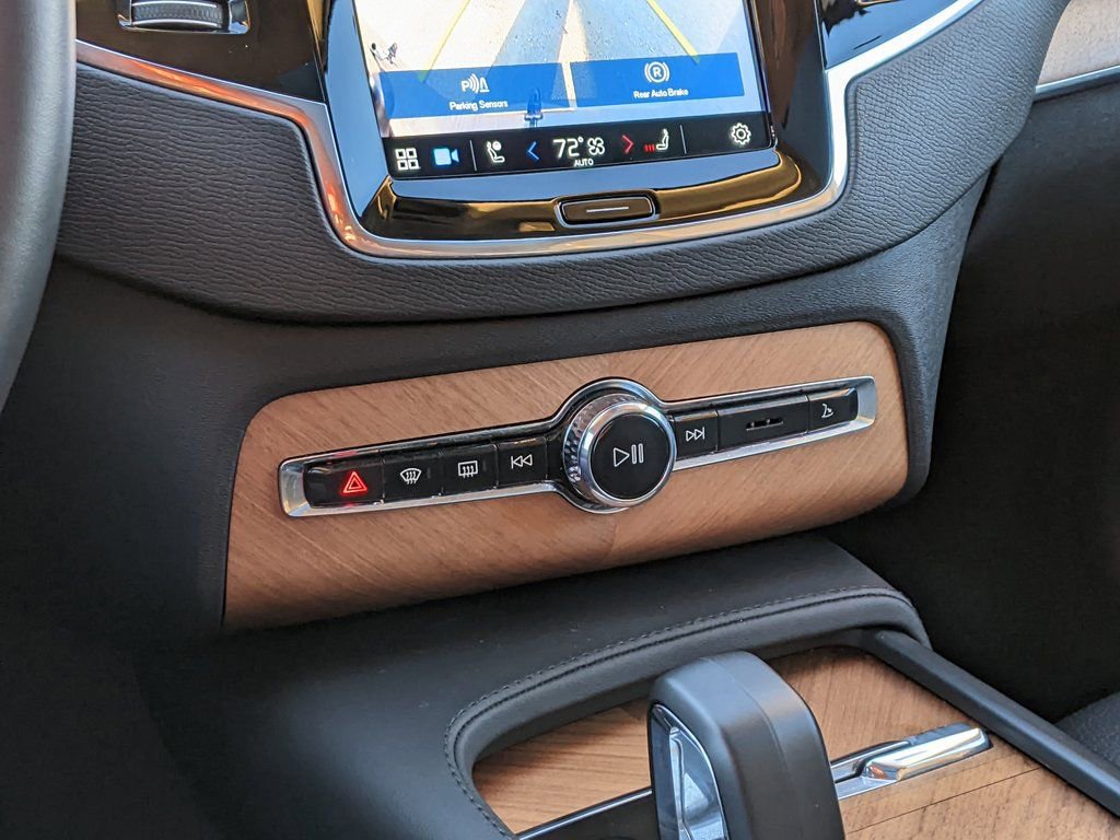 Certified 2025 Volvo XC90 T8 Plus w/ Protection Package Premier image 18