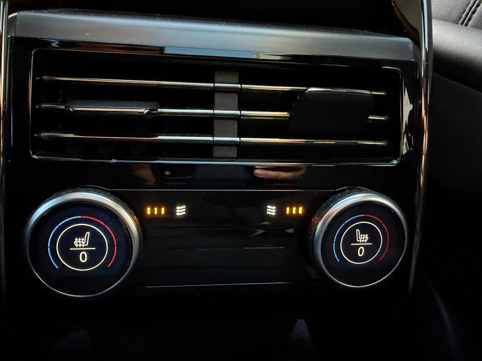 Used 2024 Land Rover Range Rover Sport Dynamic SE image 27