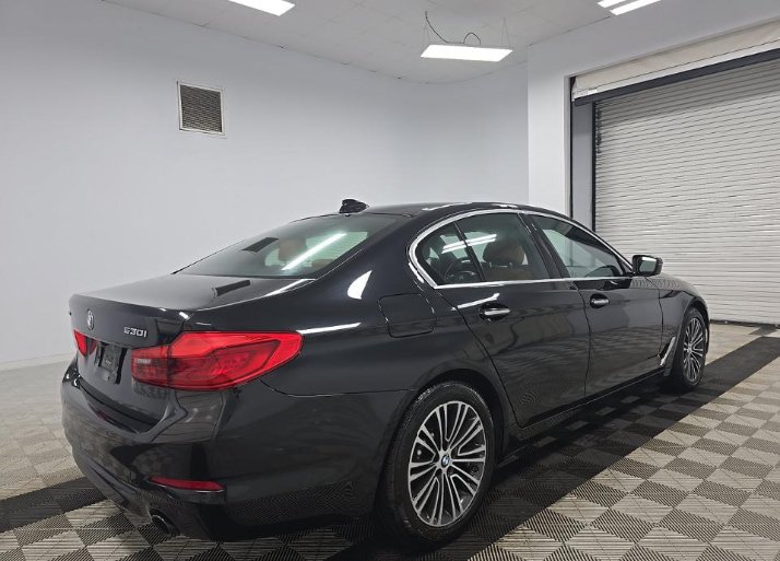 Used 2018 BMW 530i xDrive AWD/4WD image 4