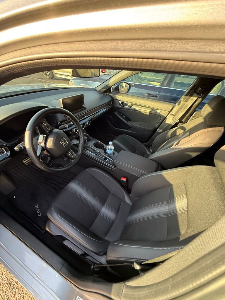 Used 2023 Honda Civic Sport image 5