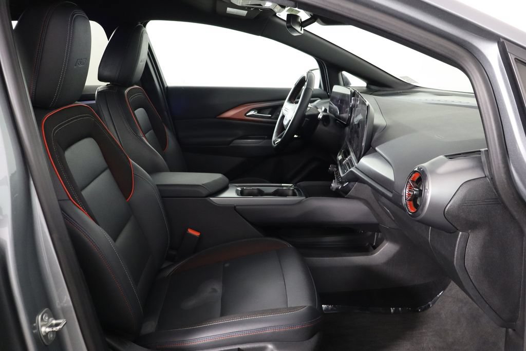Used 2024 Chevrolet Equinox EV RS FWD image 17