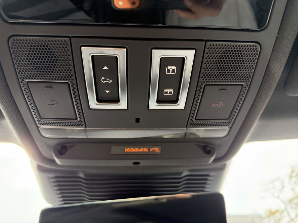 Used 2026 Land Rover Range Rover Evoque S image 31