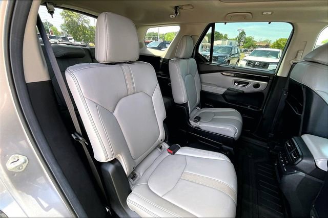 Used 2025 Honda Pilot Touring image 20