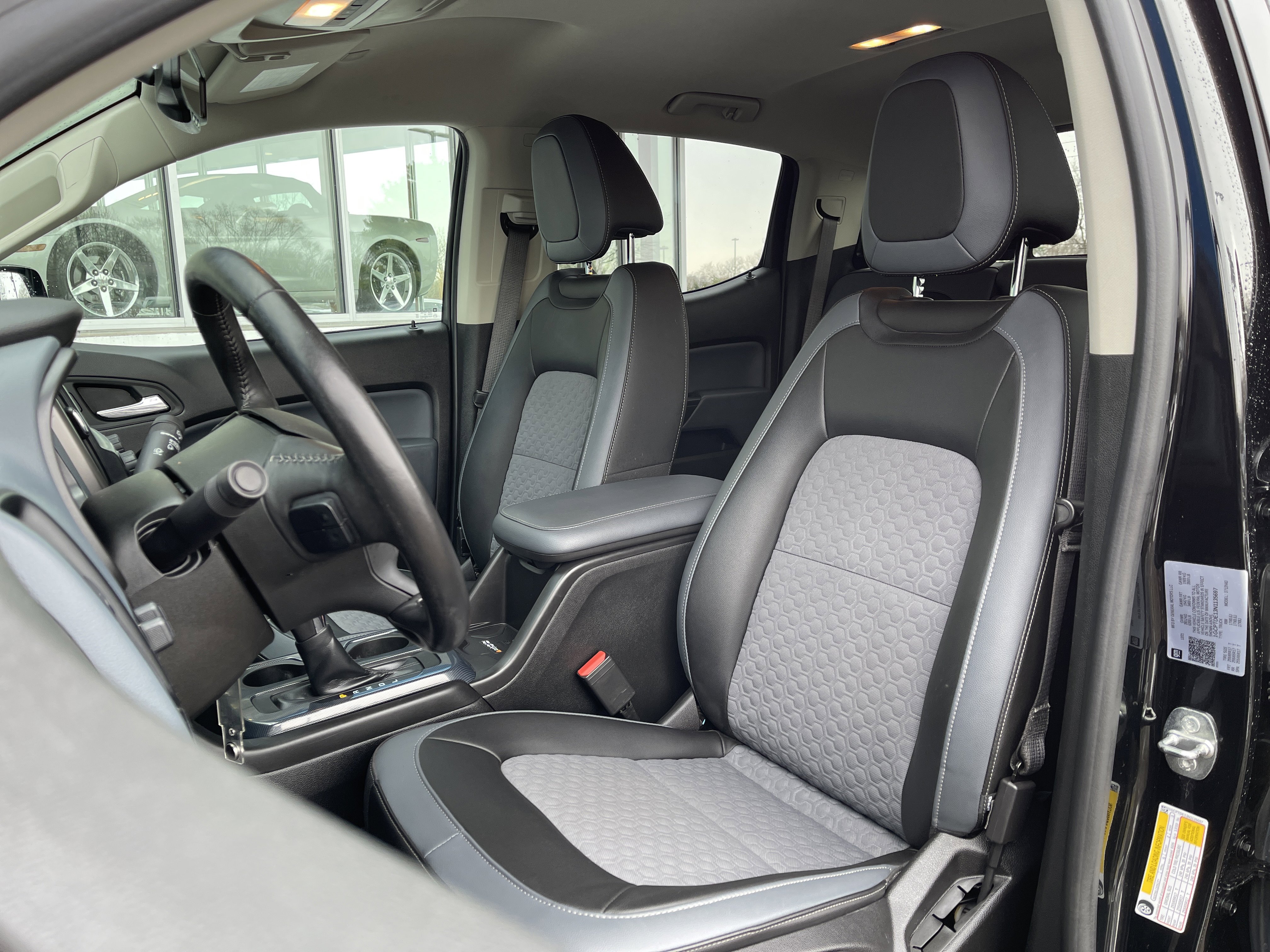 Used 2022 Chevrolet Colorado Z71 w/ Safety Package image 16