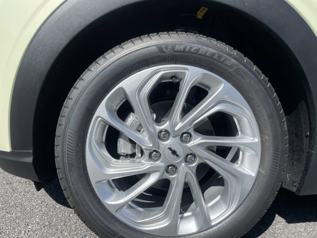 New 2027 Chevrolet Bolt LT w/ Comfort Package FWD image 10