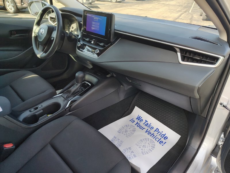 Used 2025 Toyota Corolla LE w/ LE Premium Package FWD image 22