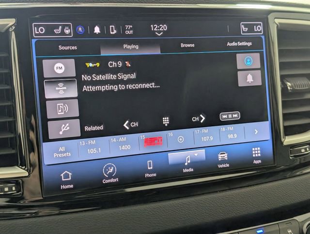 Used 2023 Chrysler Pacifica Touring-L FWD image 20