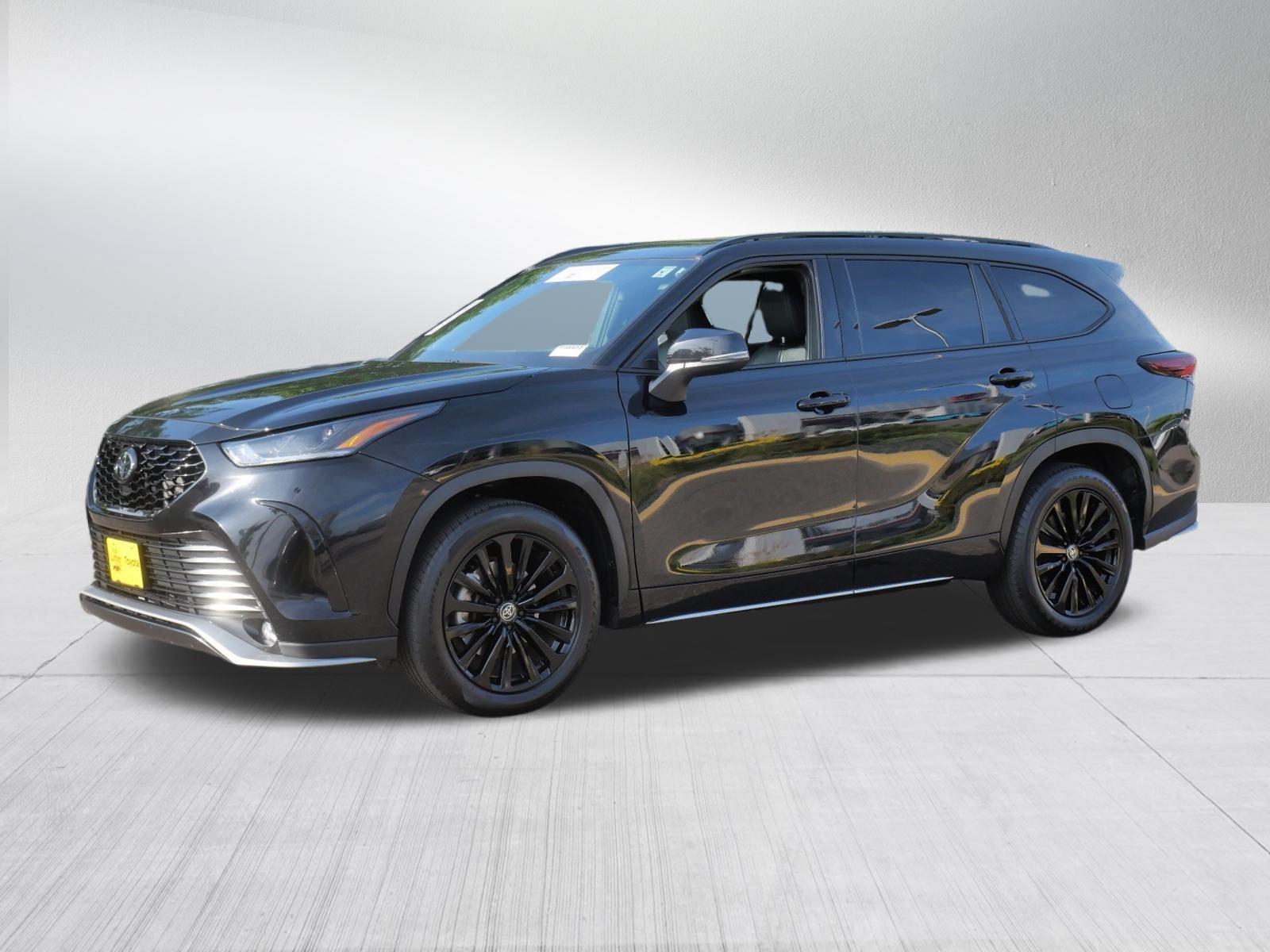 Certified 2025 Toyota Highlander XSE AWD/4WD image 3