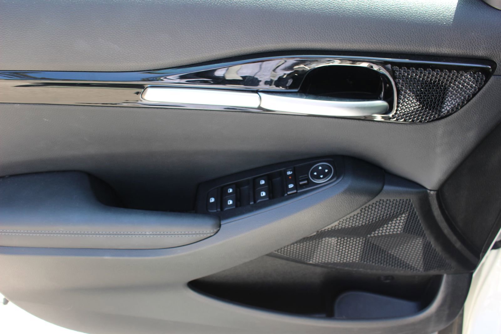 Certified 2025 Kia Seltos EX w/ EX Sunroof Package image 15