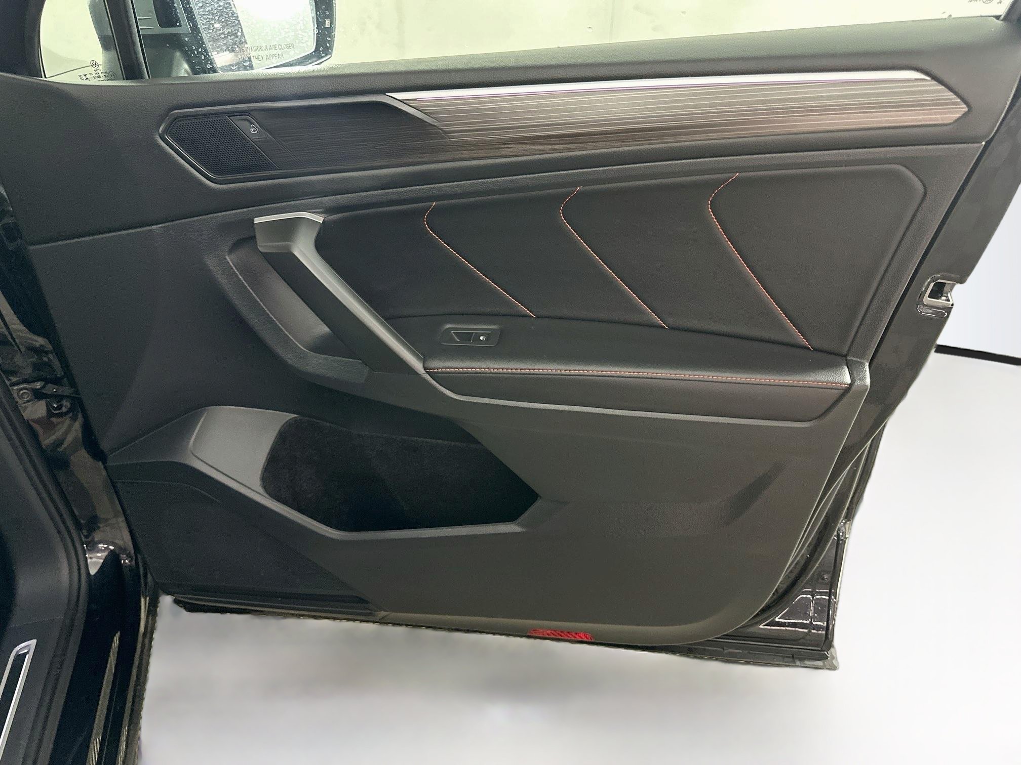 Used 2024 Volkswagen Tiguan Wolfsburg Edition FWD image 31