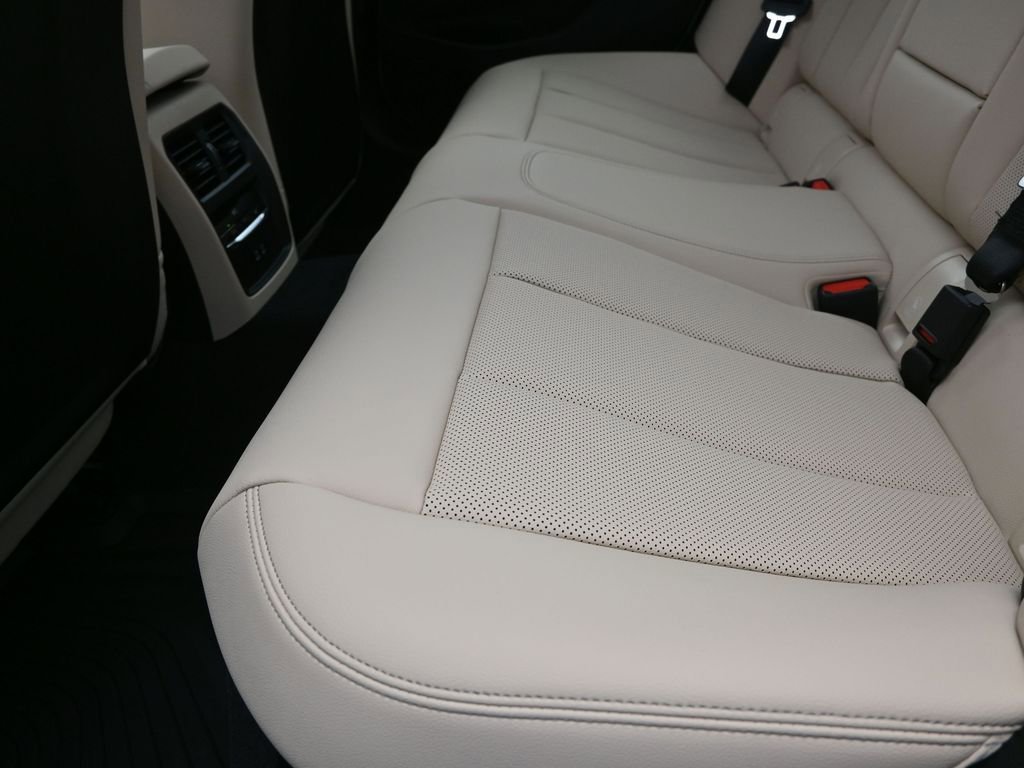 New 2026 BMW 330i Sedan w/ Premium Package RWD image 16