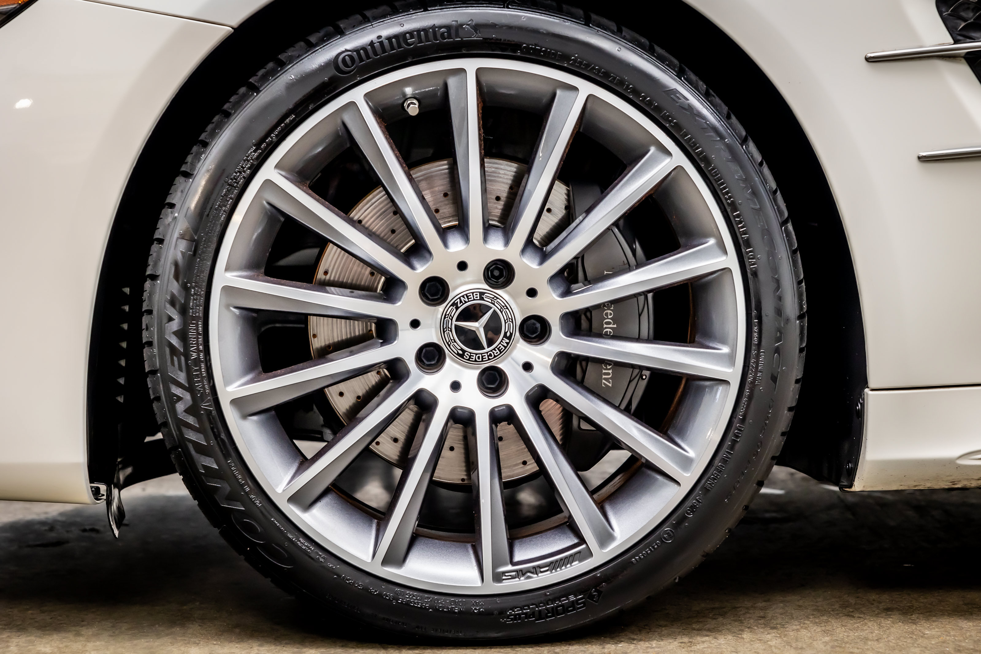Used 2020 Mercedes-Benz SL 550 image 32