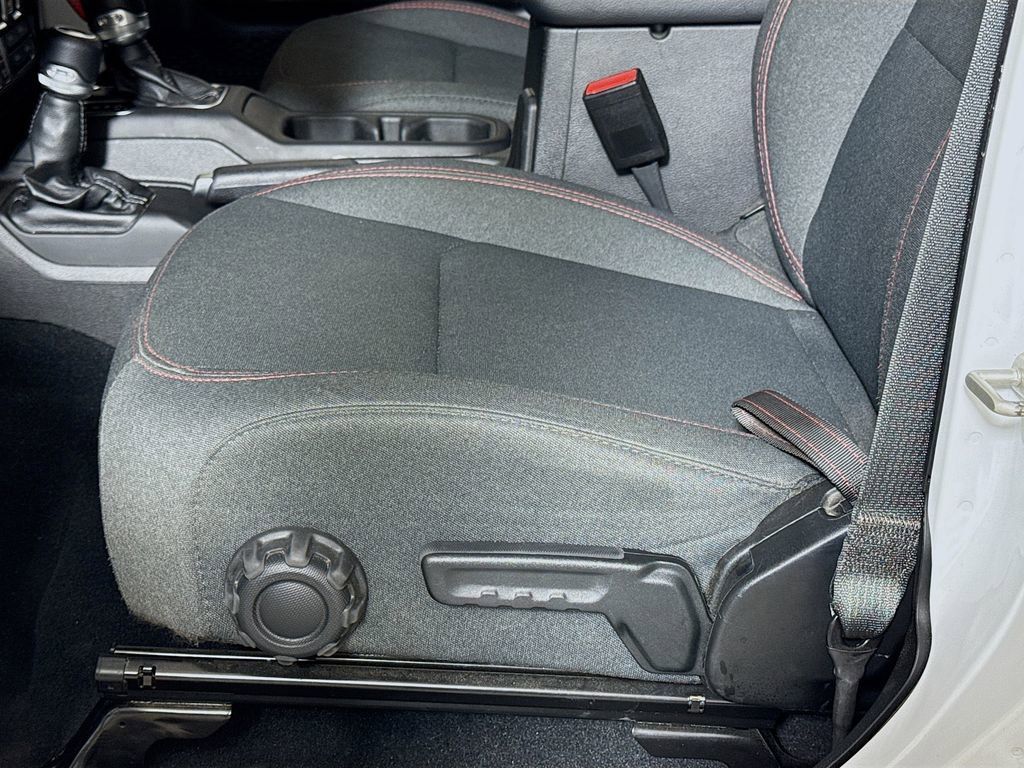Used 2024 Jeep Wrangler Unlimited Rubicon image 16