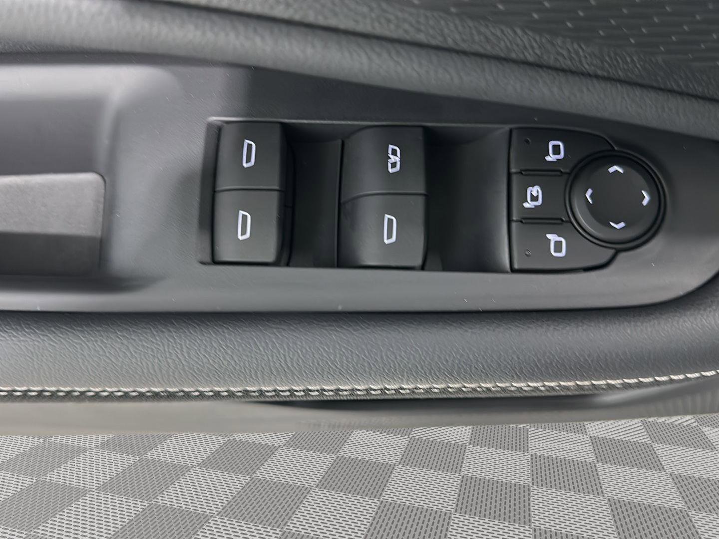 Used 2025 Chevrolet Blazer EV LT image 17