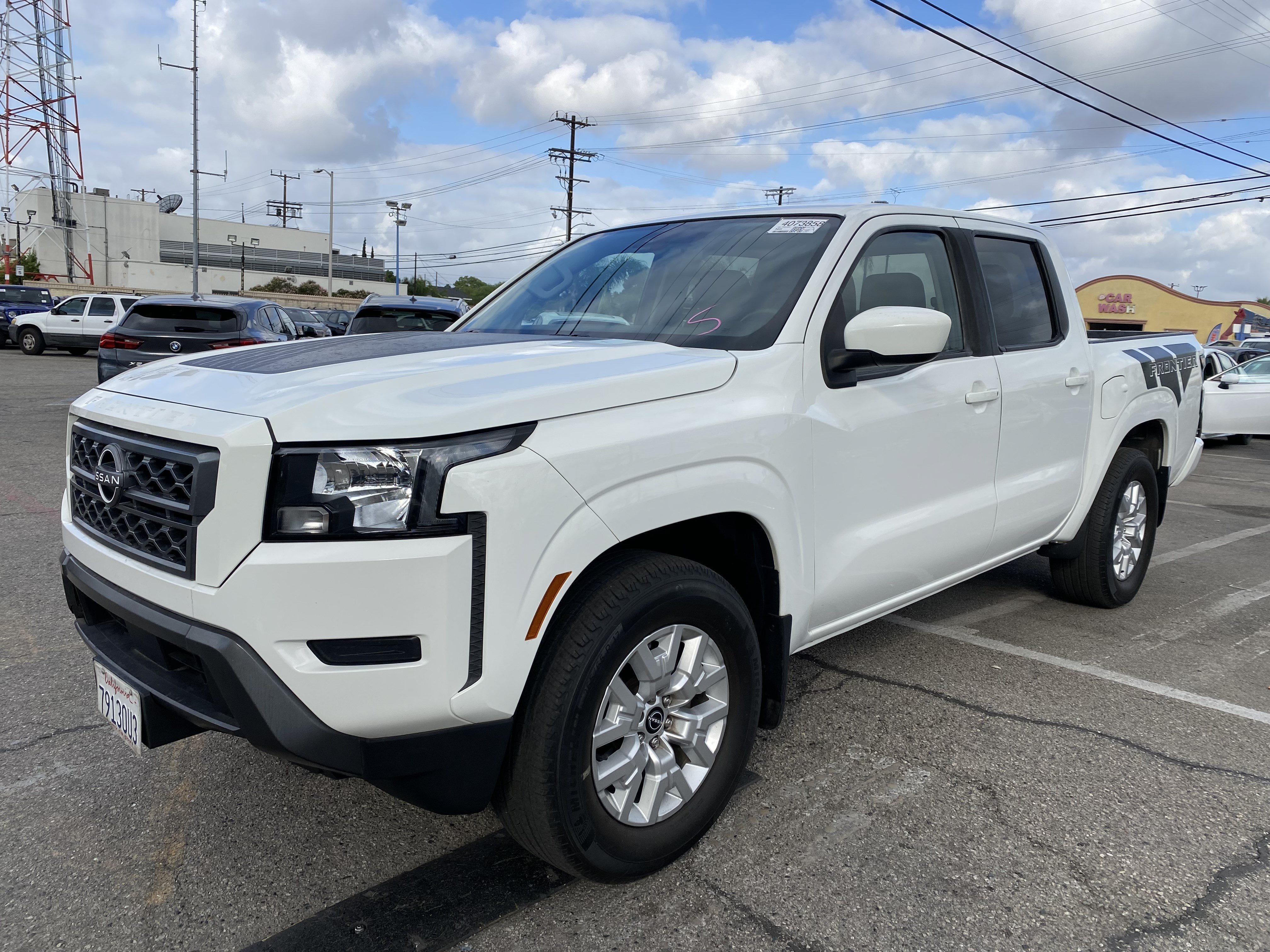 Used 2023 Nissan Frontier SV w/ Graphics Package RWD image 2