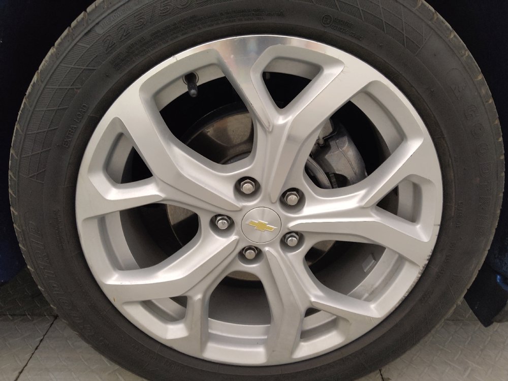 Used 2017 Chevrolet Volt Premier w/ Driver Confidence II Package FWD image 31