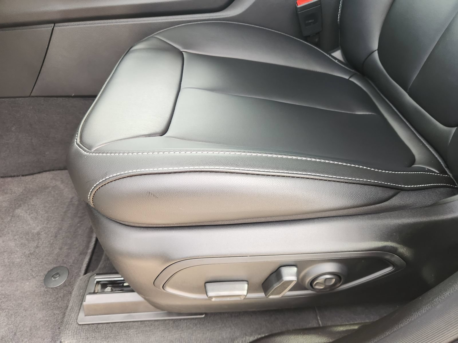 New 2026 Jeep Grand Cherokee Limited w/ Limited Altitude Package RWD image 19
