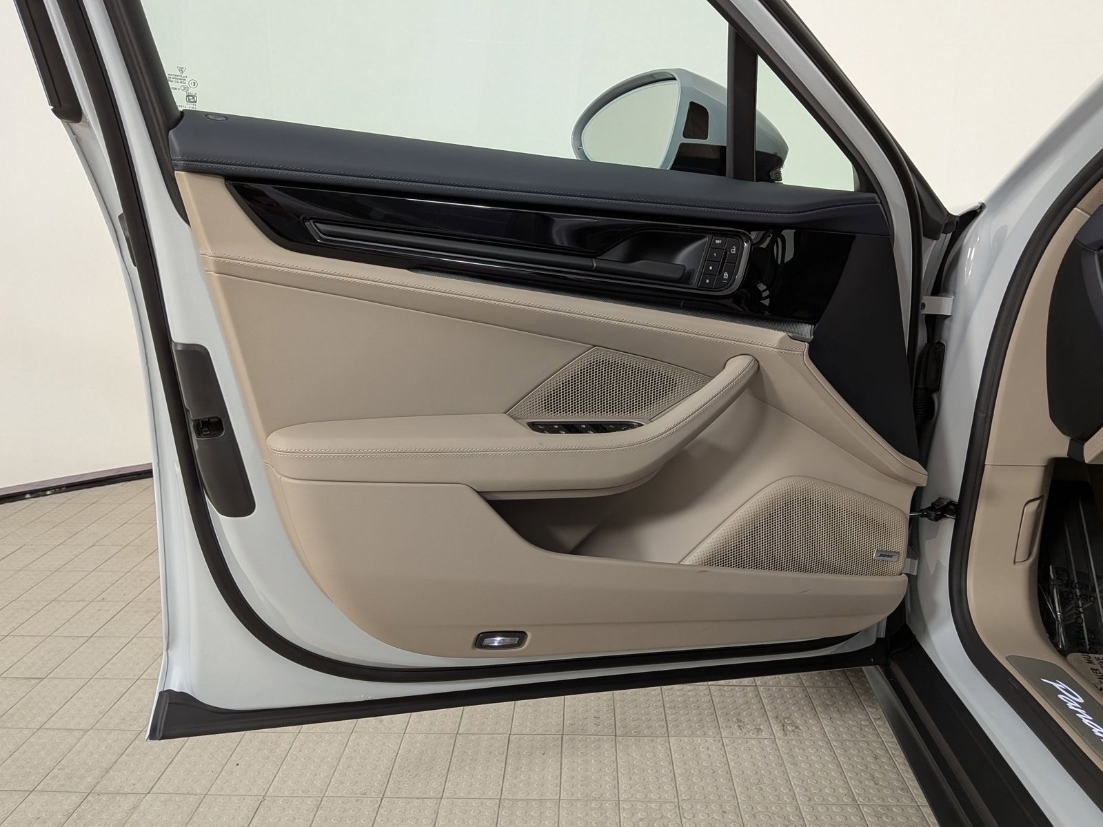 Certified 2026 Porsche Panamera image 13