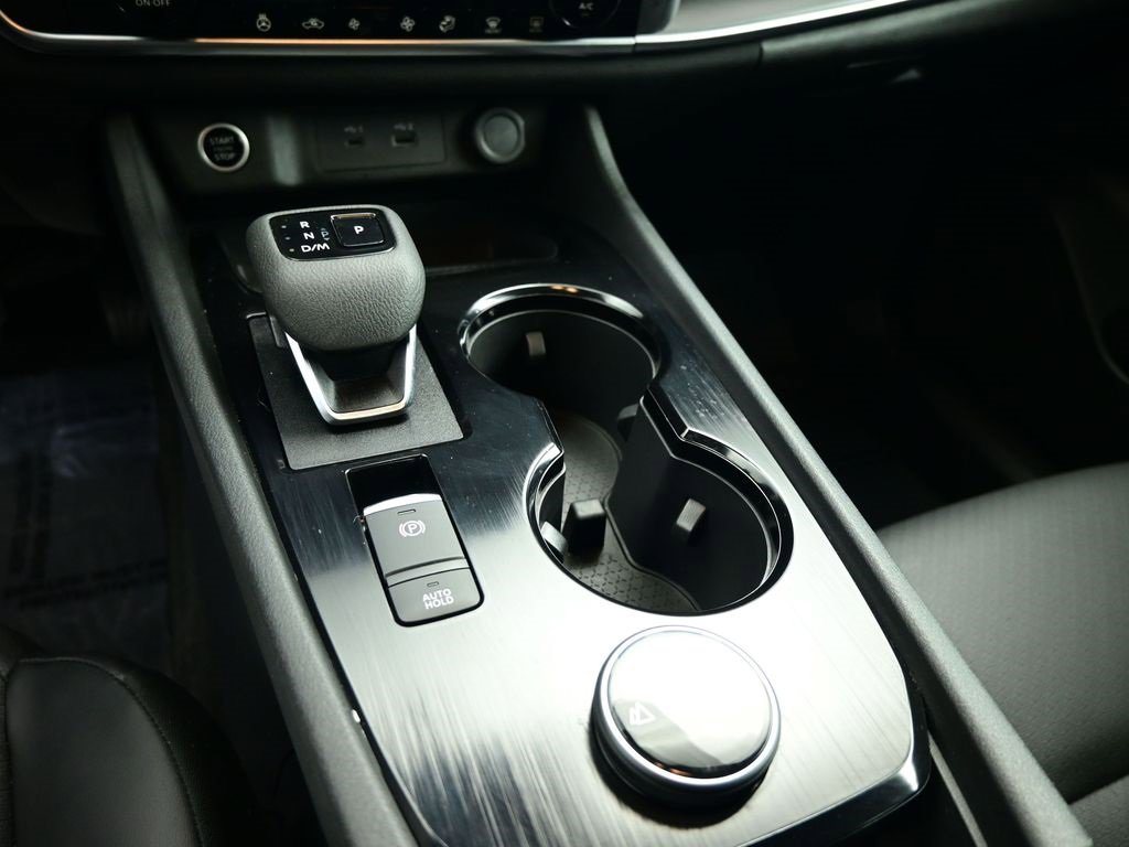 Used 2023 Nissan Rogue SV w/ SV Premium B Package image 21