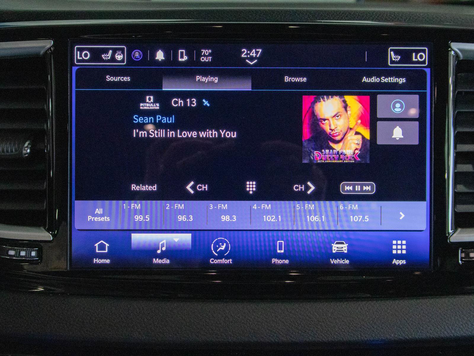 Used 2023 Chrysler Pacifica Touring-L FWD image 8