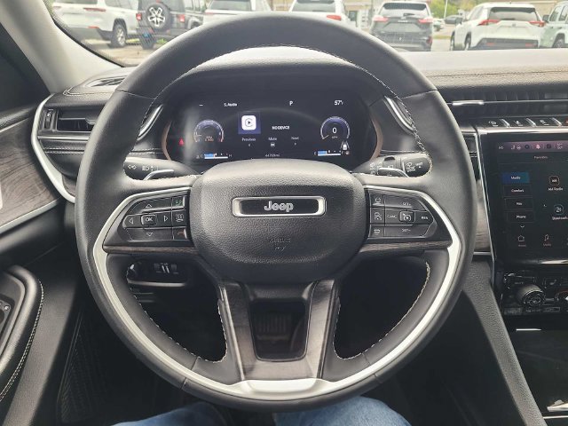 Used 2023 Jeep Grand Cherokee L Limited AWD/4WD image 25