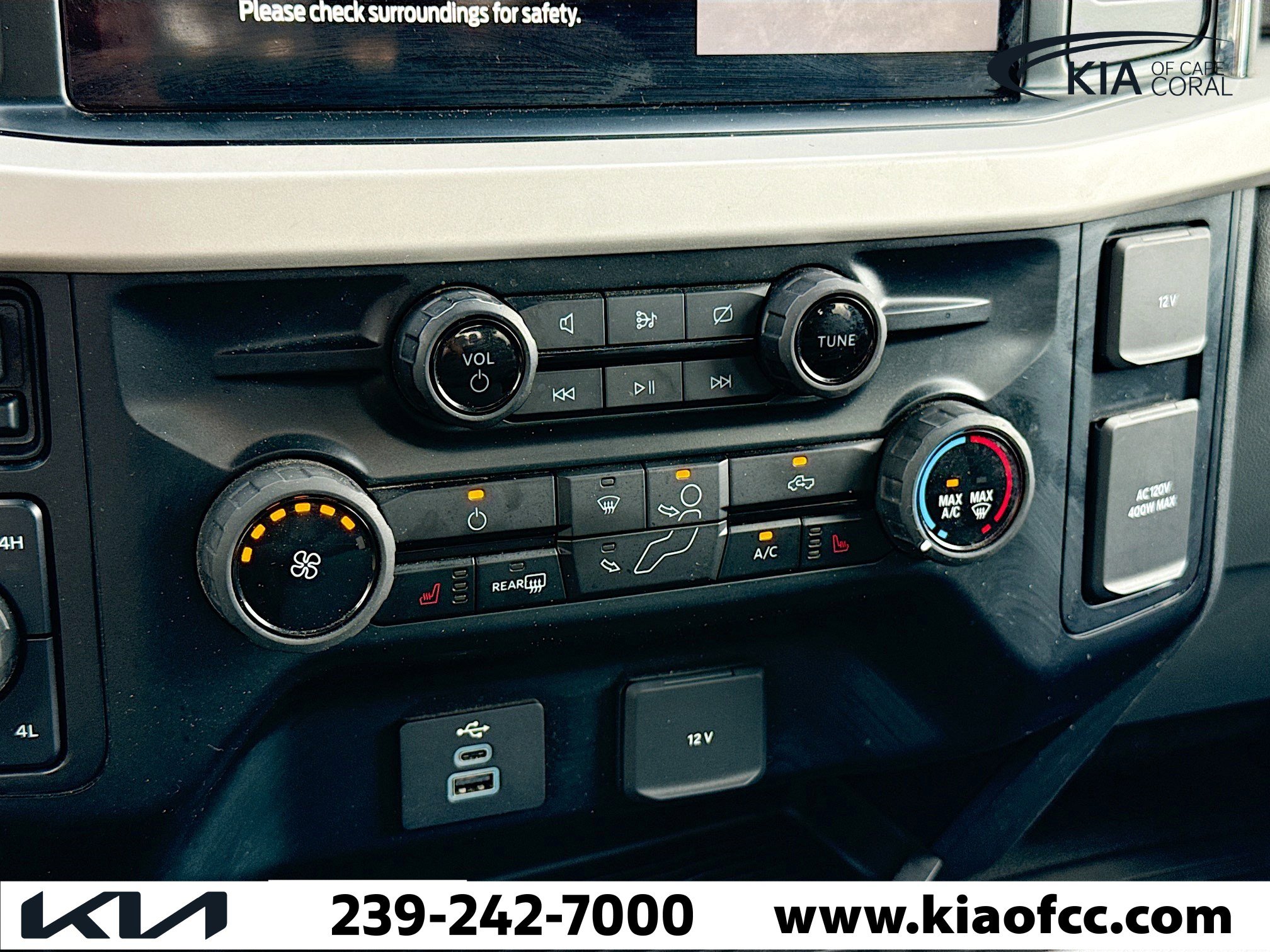 Used 2023 Ford F250 XLT w/ XLT Premium Package image 29