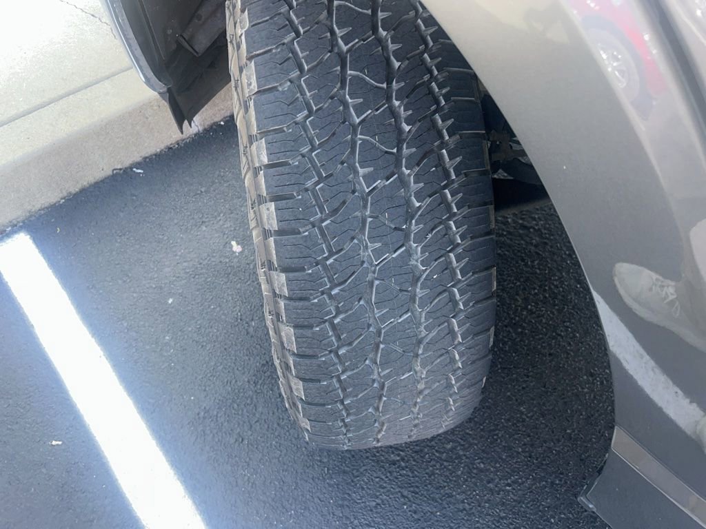 Used 2022 Ford F150 Lariat w/ Equipment Group 502A High image 6