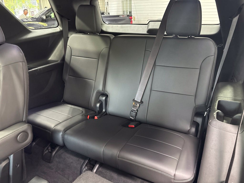 Used 2023 Chevrolet Traverse LT w/ LT Premium Package AWD/4WD image 48
