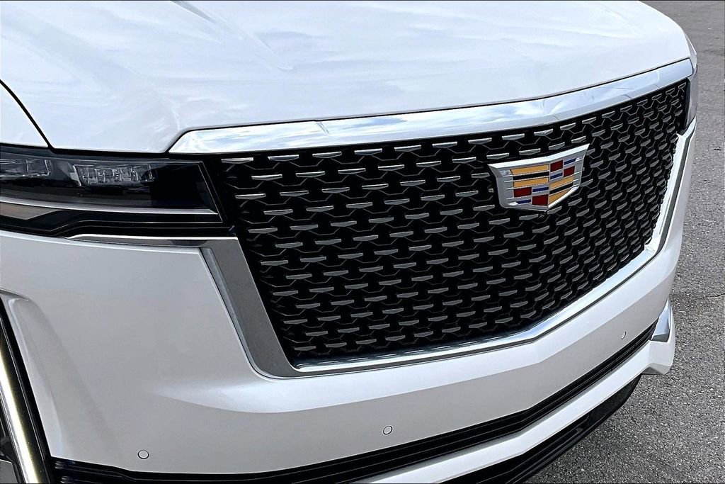 Used 2024 Cadillac Escalade ESV Premium Luxury image 29
