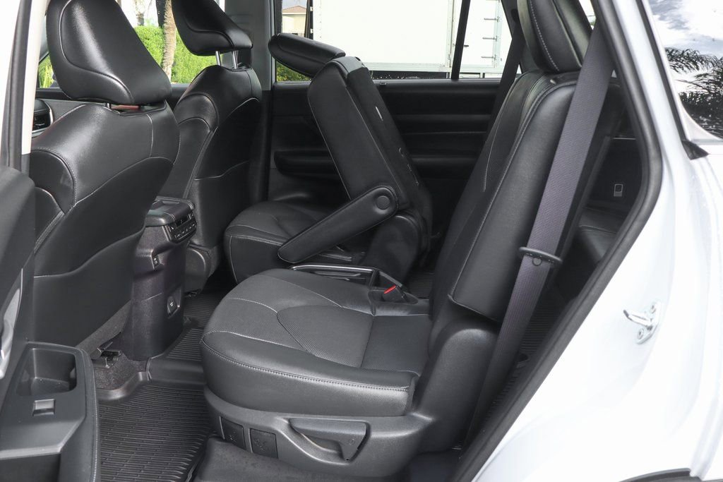Used 2024 Toyota Grand Highlander Limited image 45